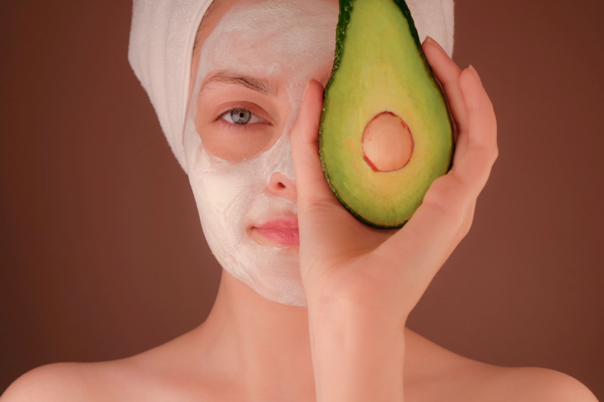YAZORA The Glow Protocol Bundle - cryo roller, vitamin C serum, eye patches